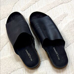 Kelsi Dagger Black Leather Slides